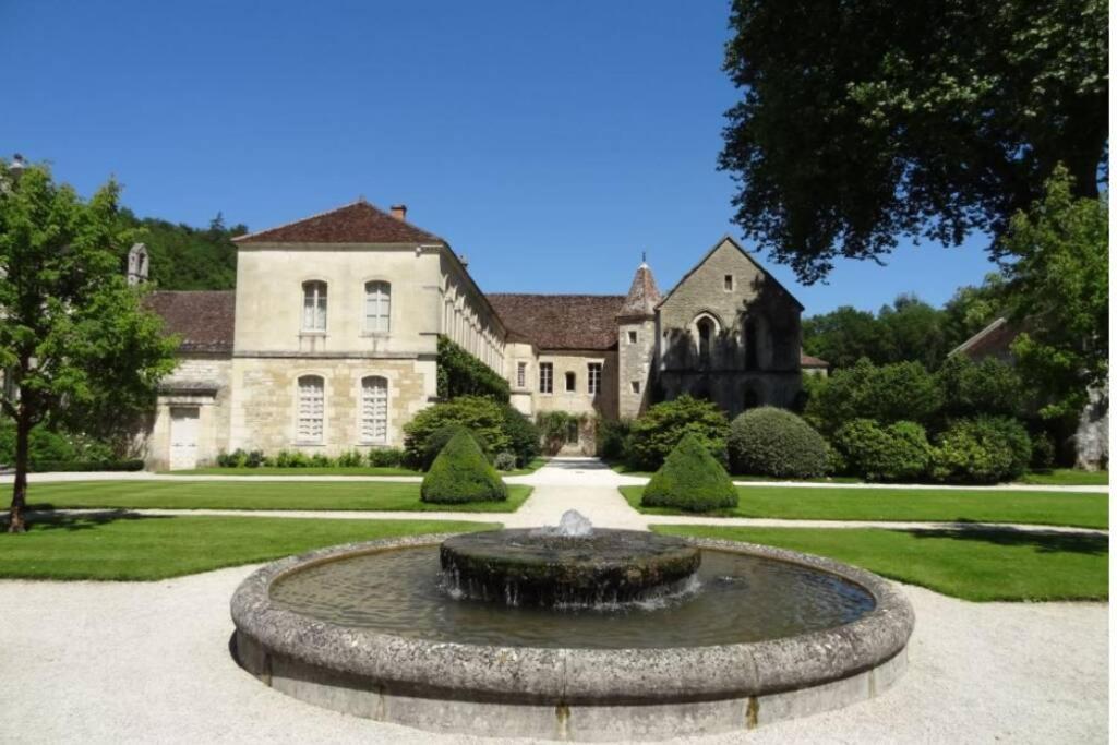 Charmante Maison Bourguignonne Avec Grand Jardin Et Parking Montbard Exterior photo