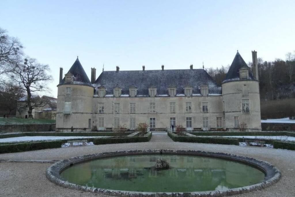 Charmante Maison Bourguignonne Avec Grand Jardin Et Parking Montbard Exterior photo